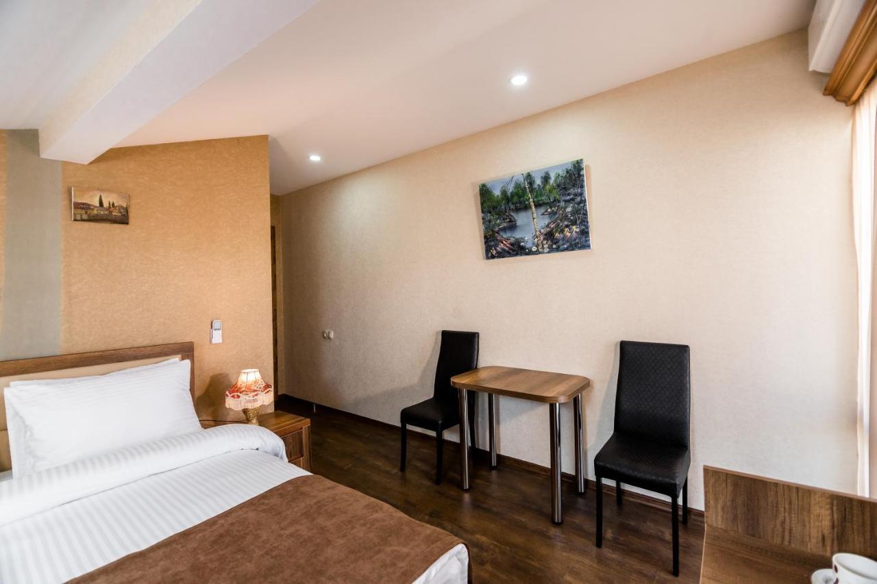 George Hotel ティビリシ エクステリア 写真