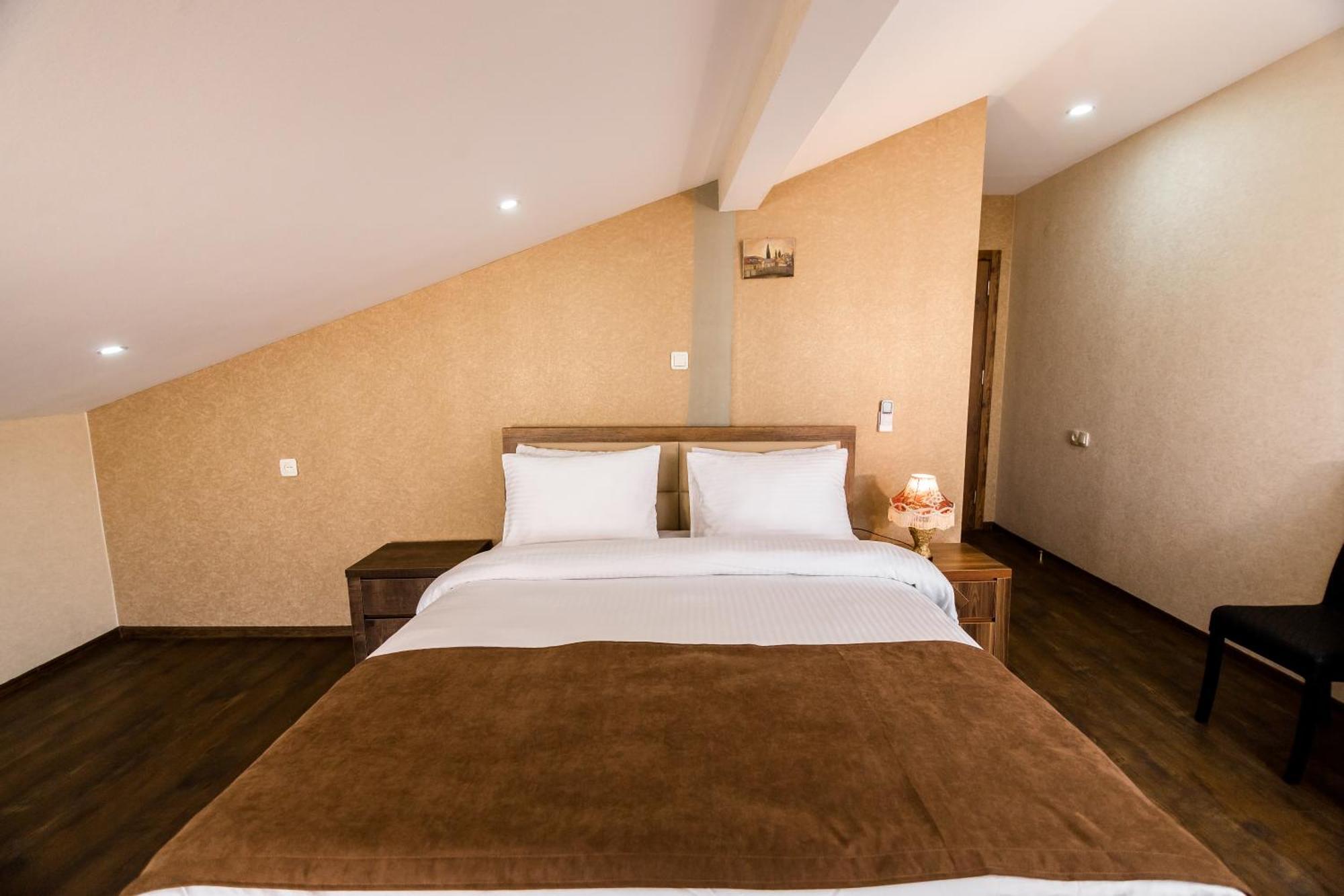 George Hotel ティビリシ エクステリア 写真
